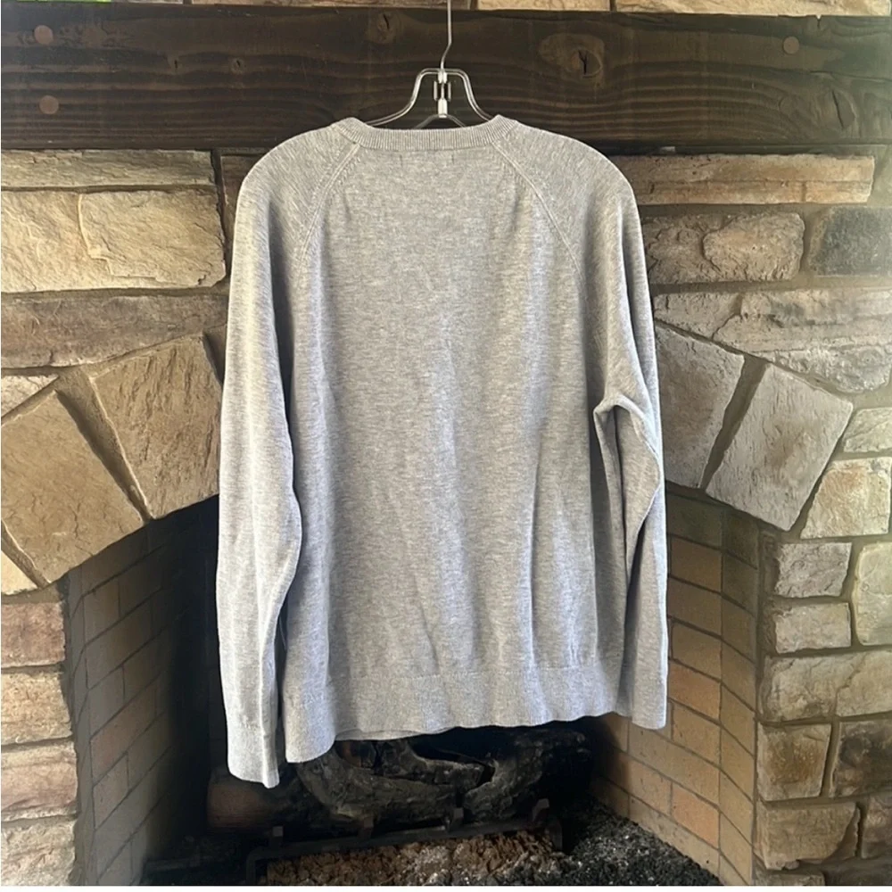 Banana Republic Light Gray Crewneck Sweater